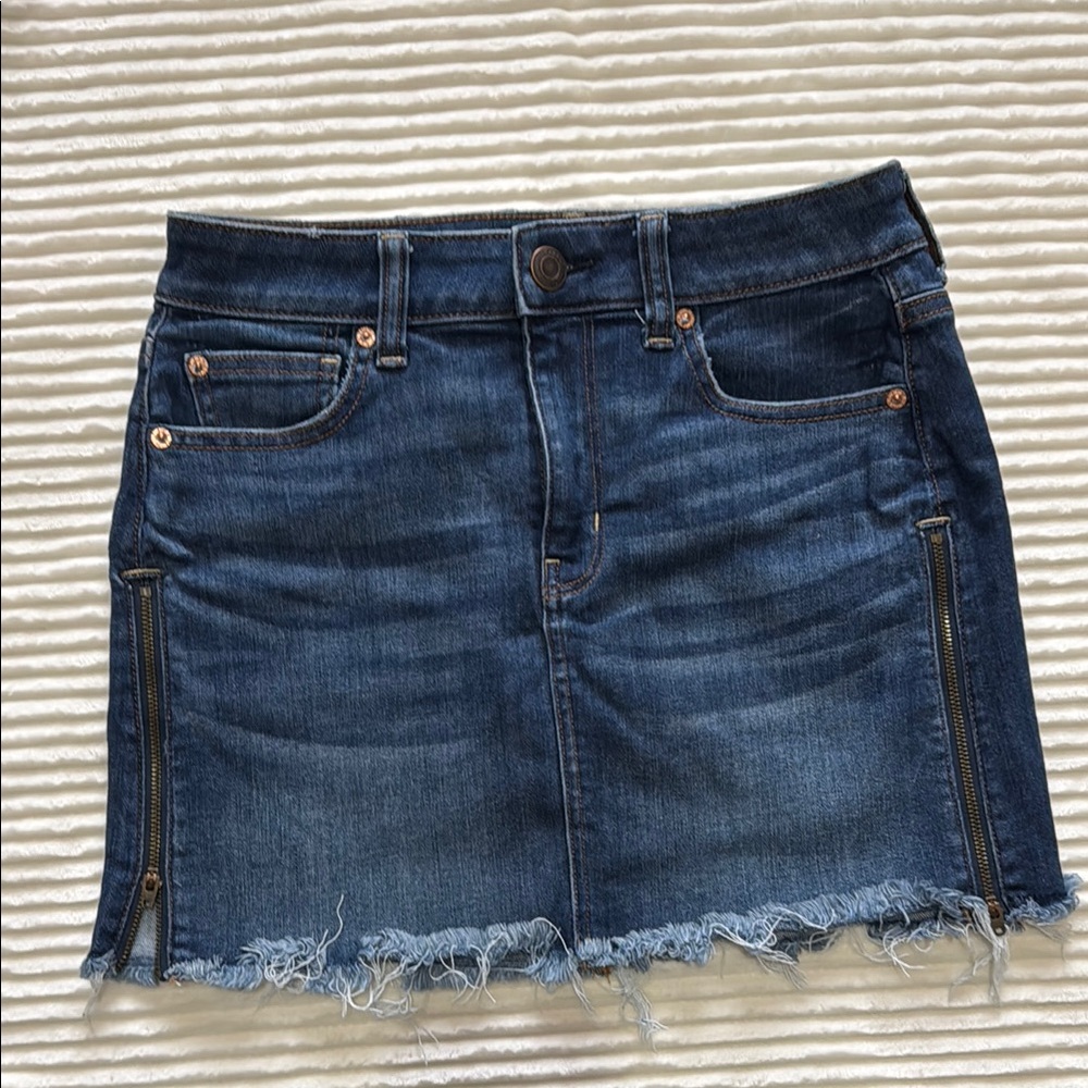 American Eagle Denim Hi - Rise Mini Skirt with Side Zippers and Frayed Hem 4